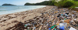Spiagge piene di plastica